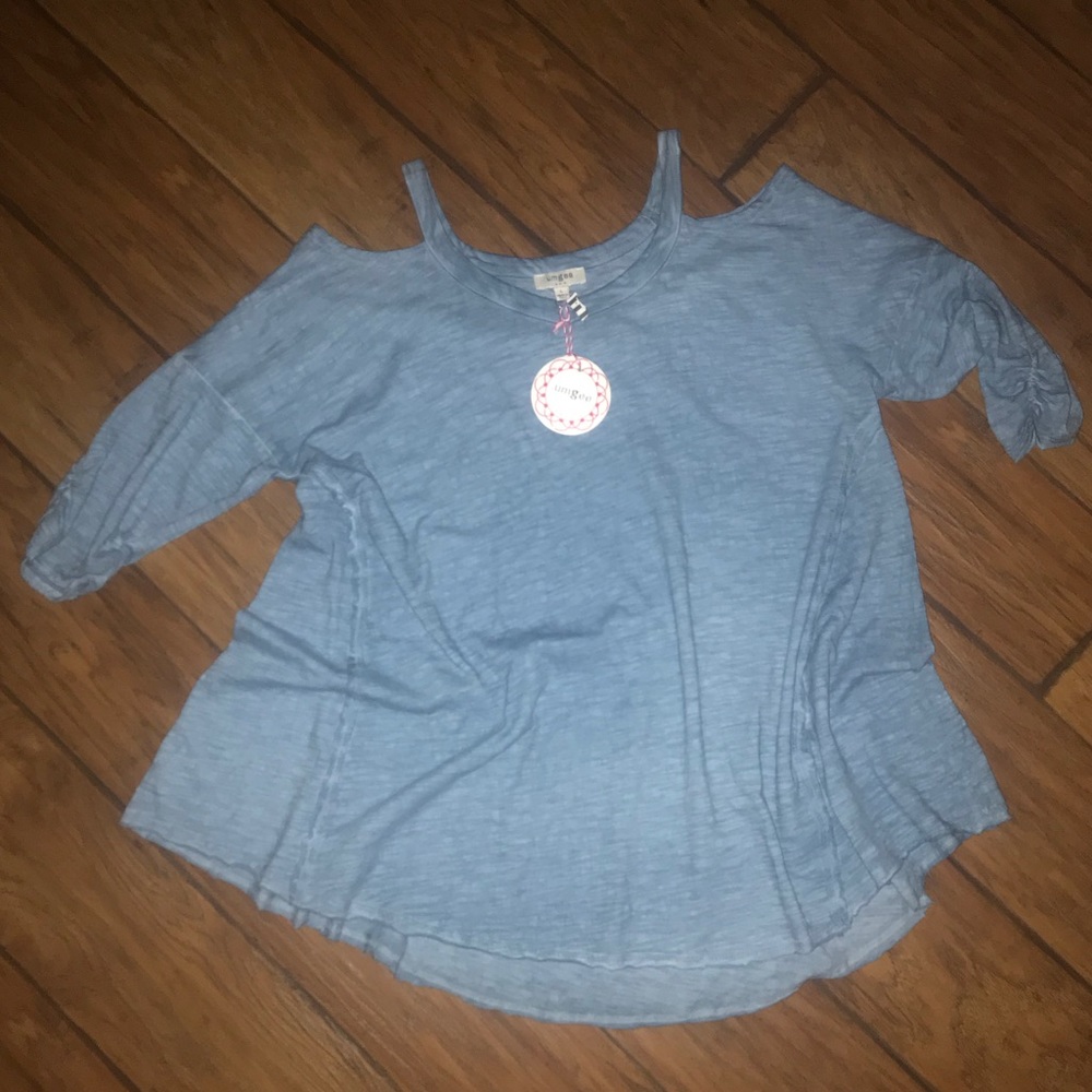 Umgee cold shoulder top